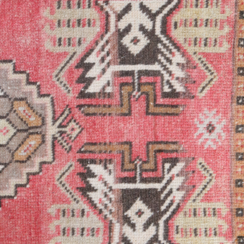 6592 Handwoven Vintage Rug 1'6x3'4