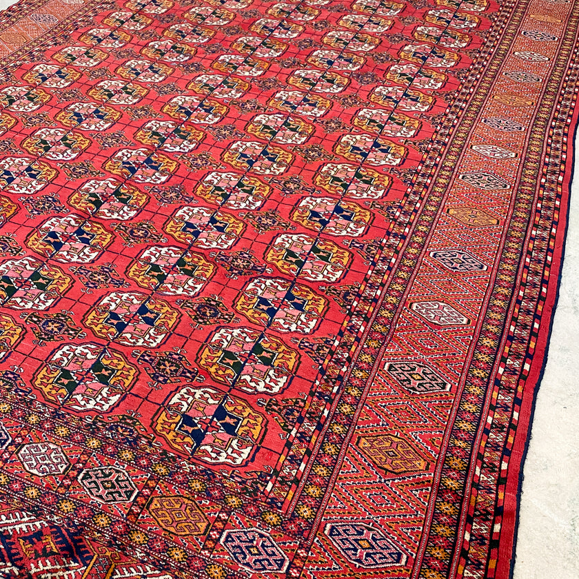 702 Handwoven Antique Rug 7’1x10’5