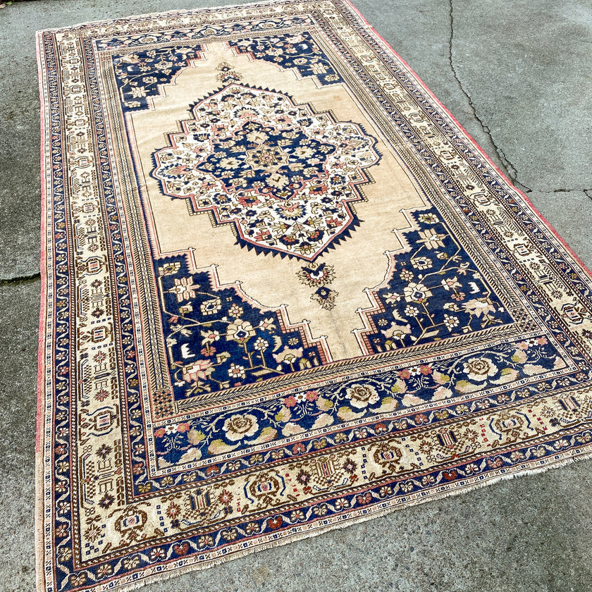 2643 Handwoven Vintage Rug 6’8x11’8