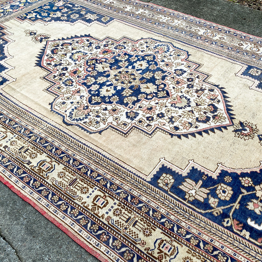 2643 Handwoven Vintage Rug 6’8x11’8