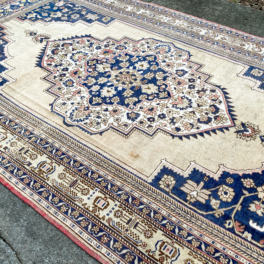 2643 Handwoven Vintage Rug 6’8x11’8